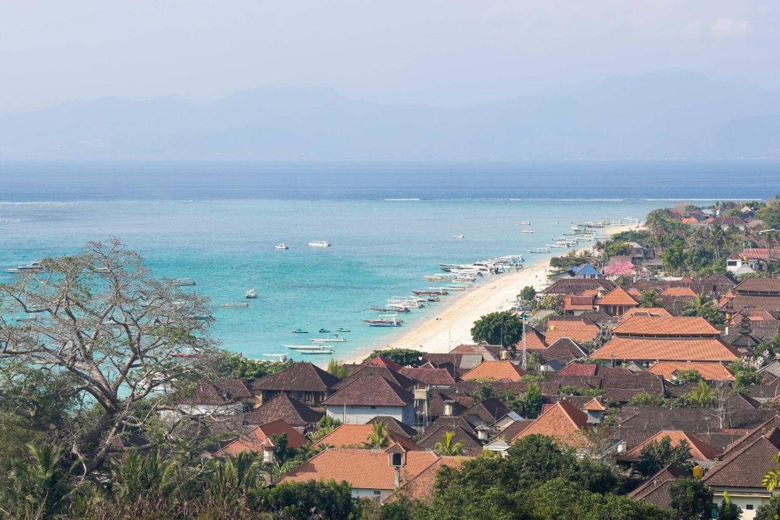 Castaway Island Hostel レンボンガン島 エクステリア 写真