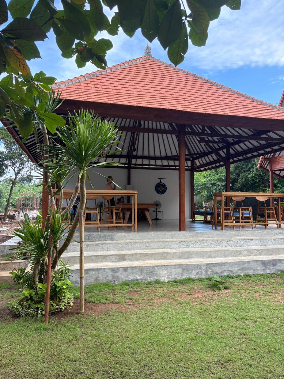 Castaway Island Hostel レンボンガン島 エクステリア 写真